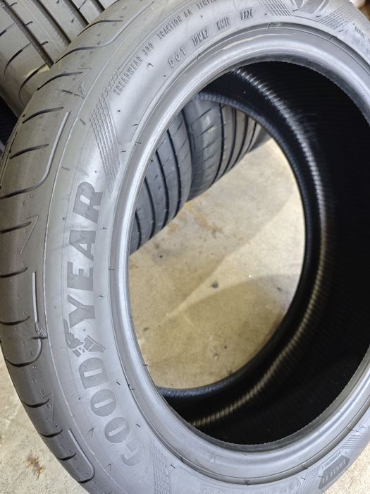 245/45/19 Goodyear