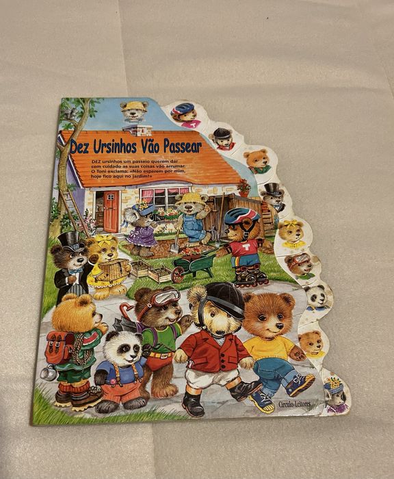 Livro infantil “Dez Ursinhos vao Passear”