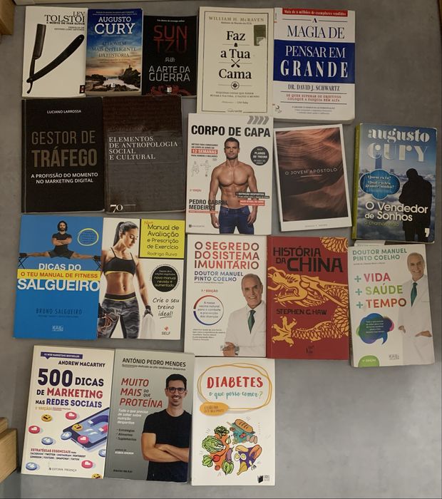 Cada livro 5€ , todos os livros 30€