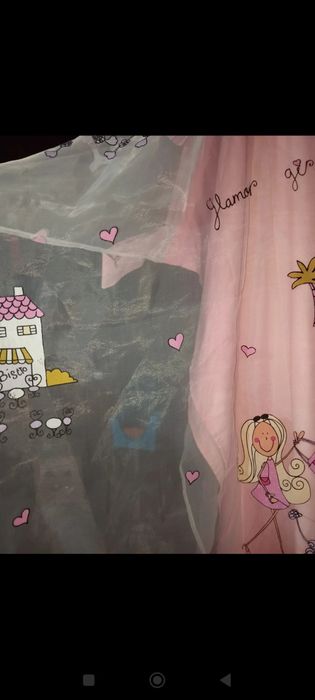 Conjunto edredão e cortinas menina