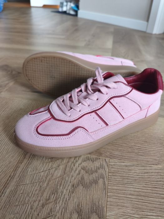 Buty sinsay, jasno różowe, wyglądają jak nowe