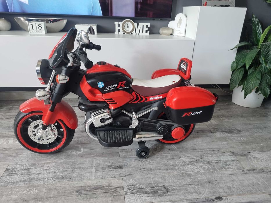 Motorek na akumulator