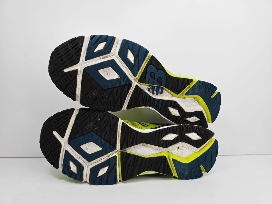 męskie buty do biegania marki New Balance model 890v2 45,5