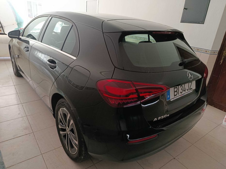 Vendo Mercedez Benz A250e, Hibrido Plug In, como novo, Com Garantia de Fabrica
