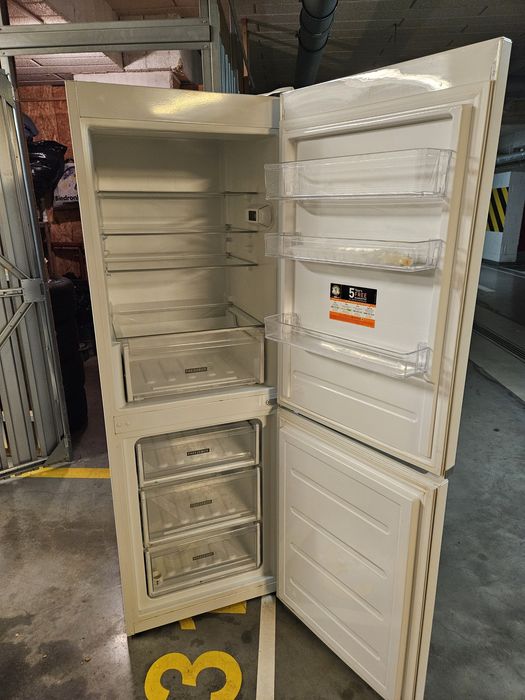 Lodówka Whirpool, mało używana.