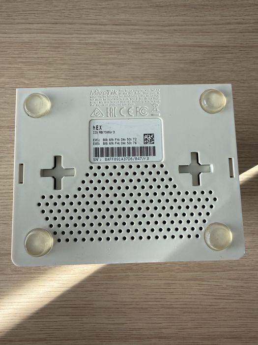 5 x Mikrotik hEx RB750Gr3
