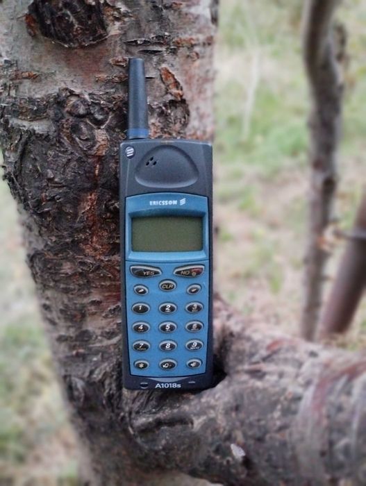 Мобільний телефон а Ericsson 1018s