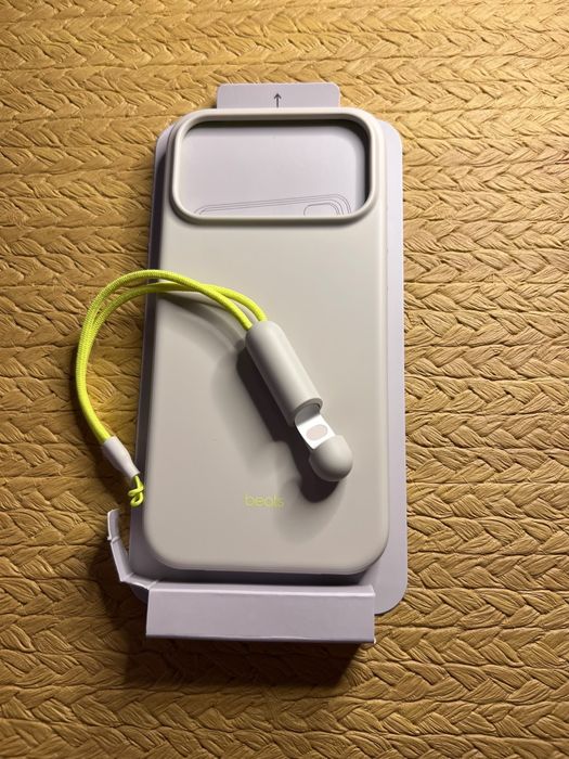 Etui Beats do Apple iPhone 17 Pro Max/ Kickstand/ MagSafe/ nowe- otwarte opakowanie