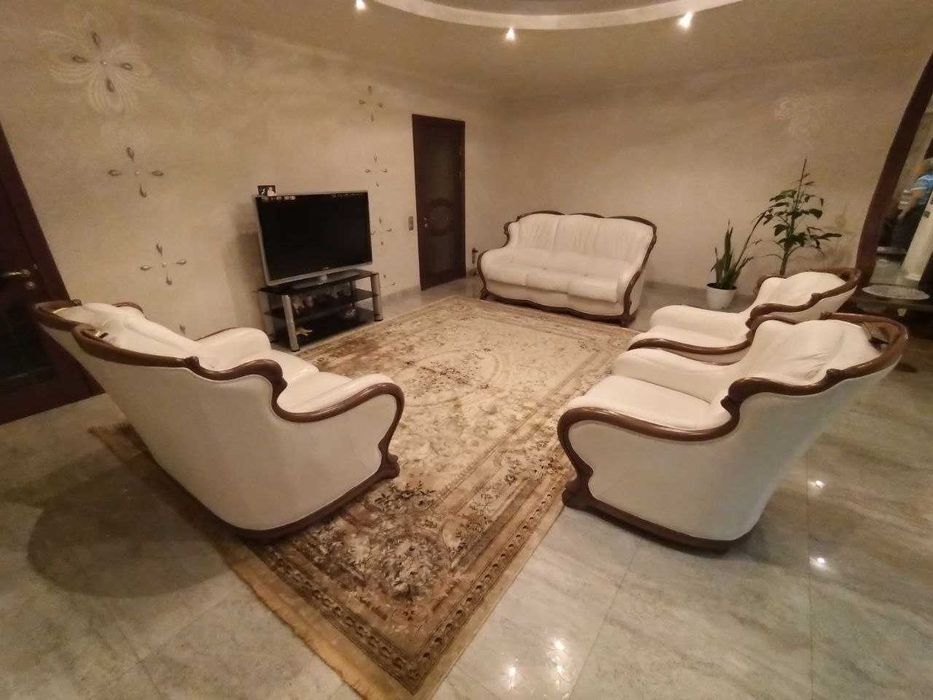 Диван(3х и 2х) и кресла 2 натуральная кожа (Италия)