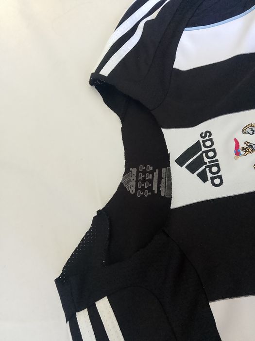 oryginalna bluzka adidas z wycięciem