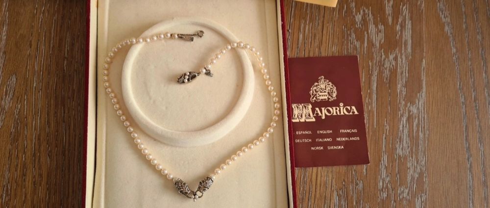 Colar de pérolas Majorica em bom estado