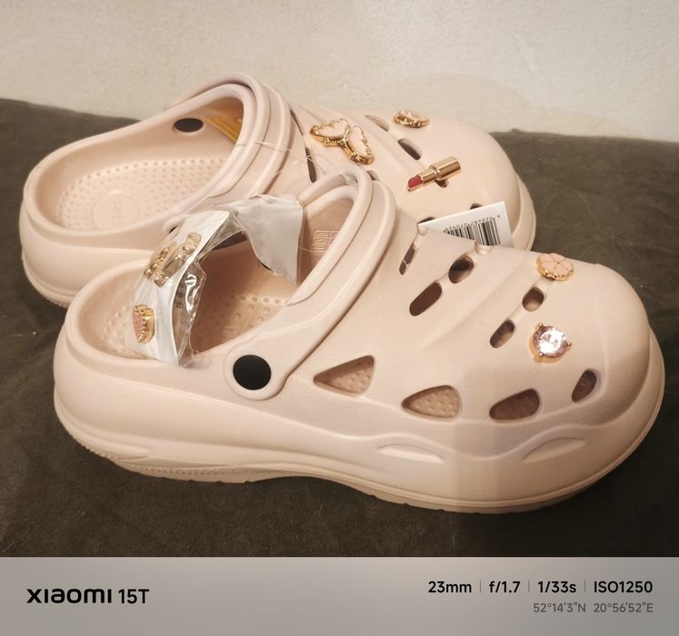 Klapki Ala crocsy rozm 38/39 z przypinkami