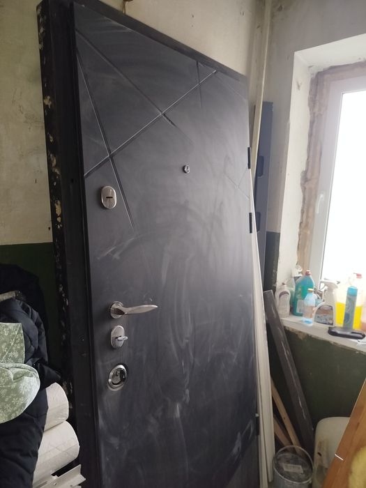 Двері вхідні броньовані дверь