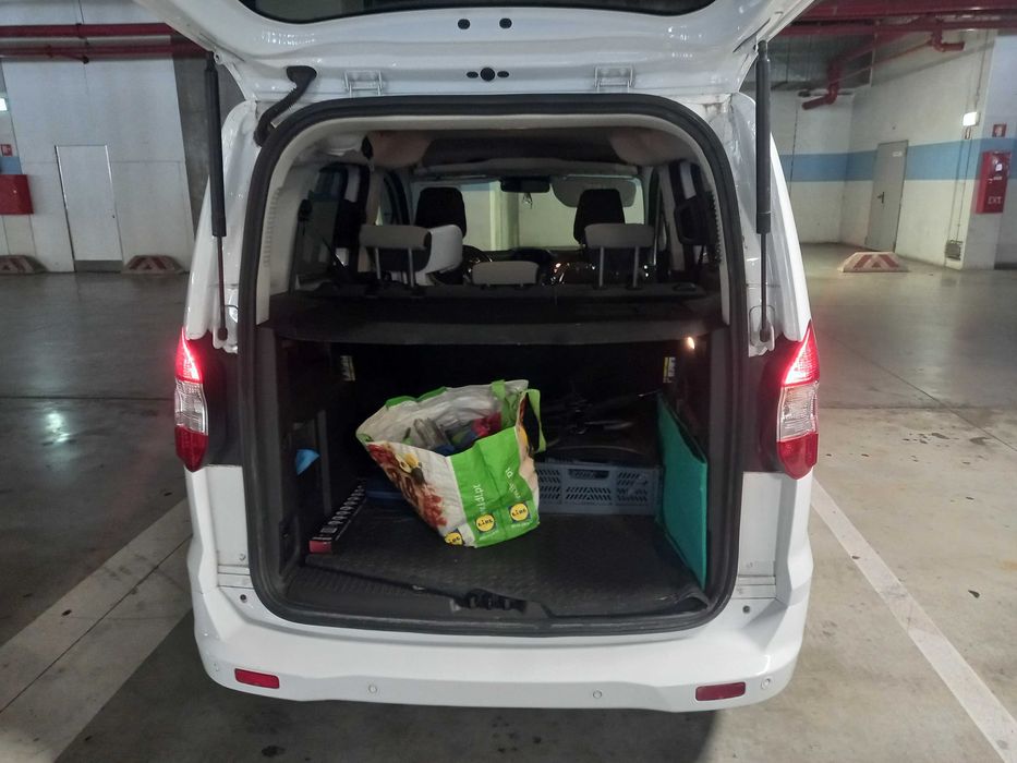 Ford Tourneo Courier 1.0 EcoBoost Titanium