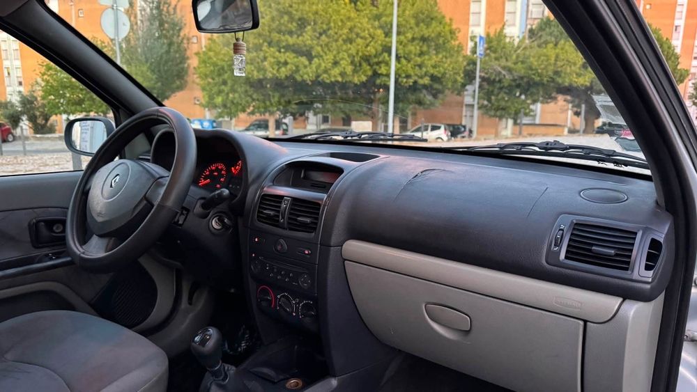 Renault Clio — fotografia 7