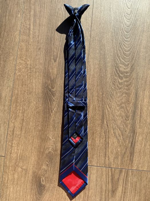 Krawat zapinany na klips