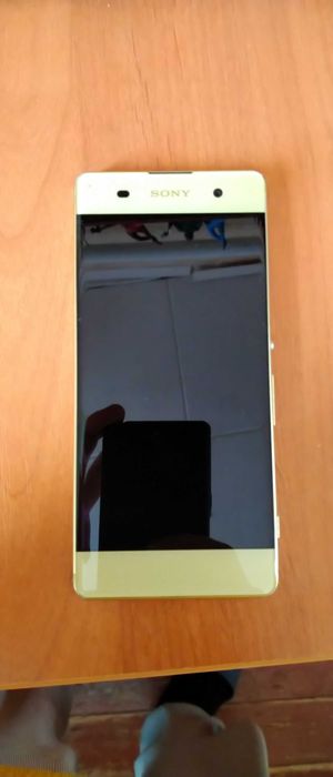 Sony Xperia  золотистый