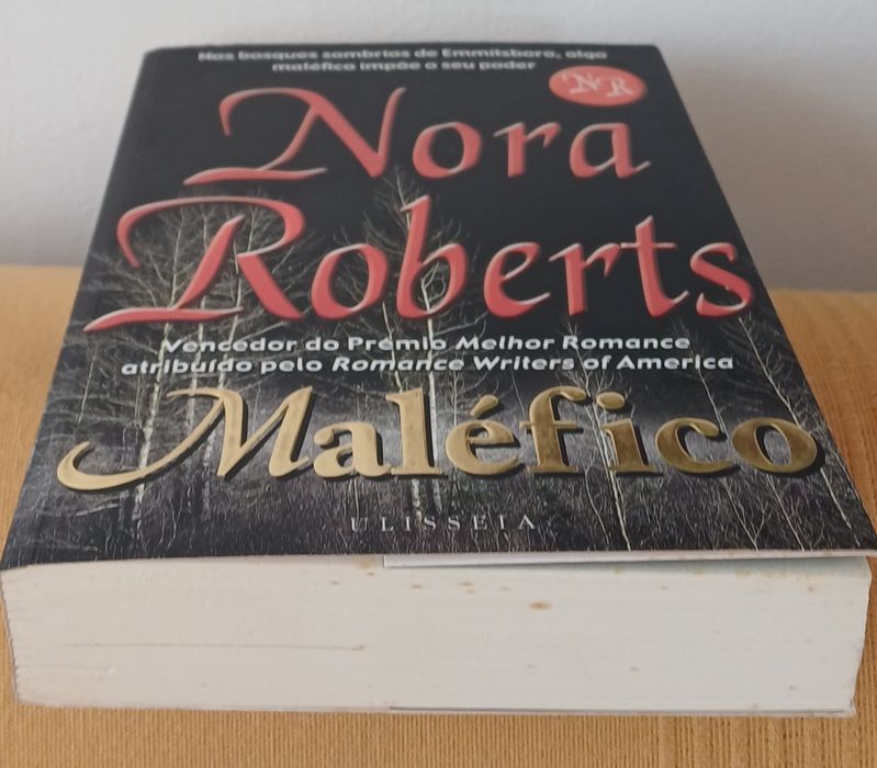 Nora Roberts Maléfico