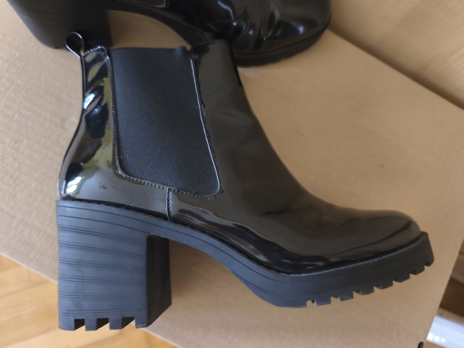 Botki damskie lakierowane rozmiar 40