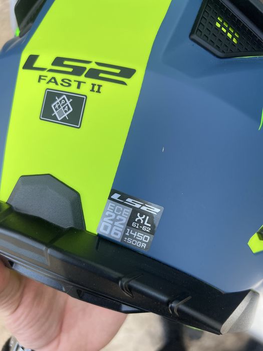 Продам шолом новий LS2!