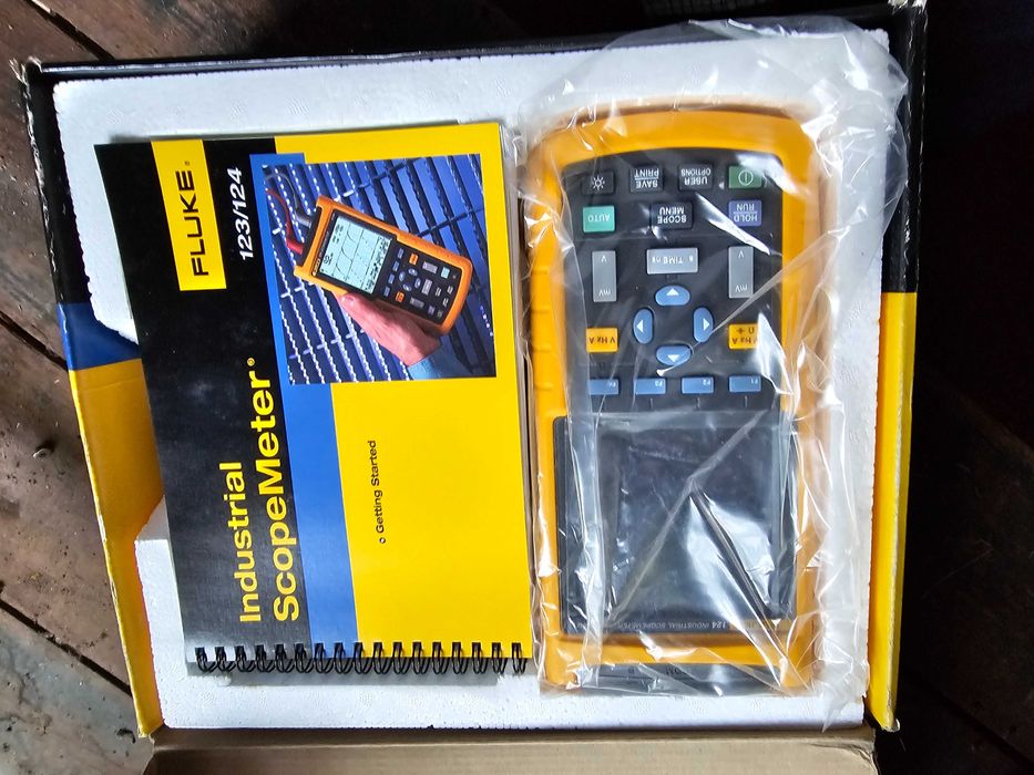 Osciloscópio FLUKE 123/124