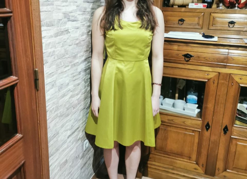 Vestido verde alface de cerimonia