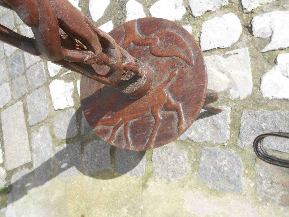 Candeeiro de pe antigo africano madeira talhada escultura
