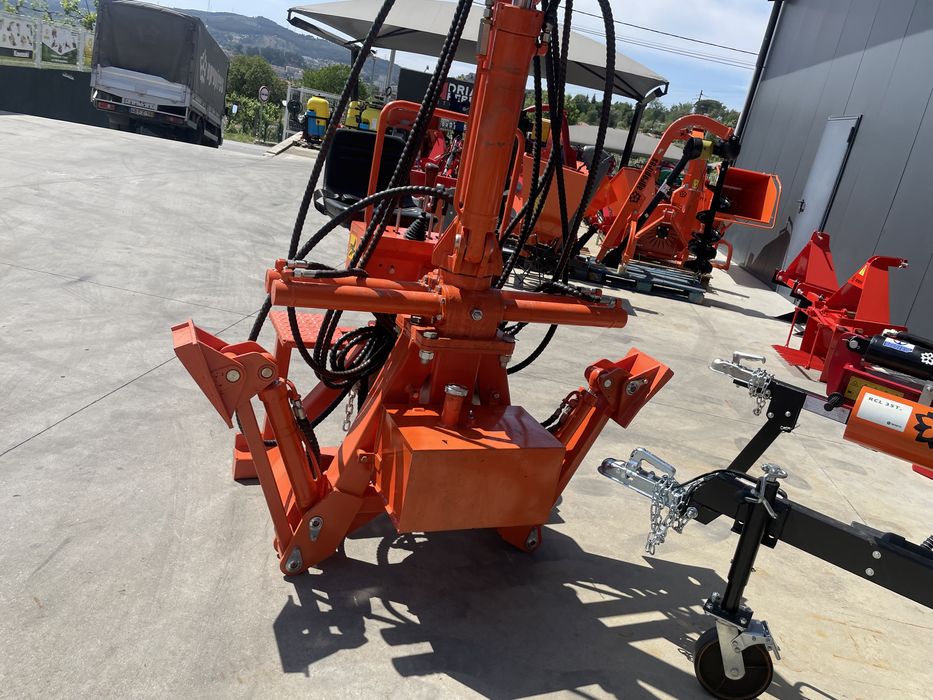 Grua florestal para trator