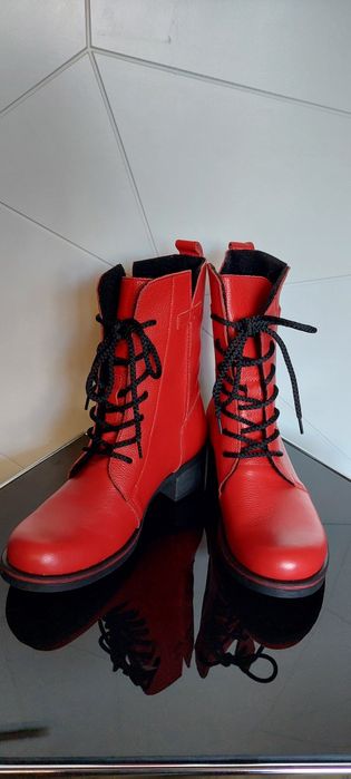 Buty damskie skórzane kolor czerwony nowe rozm 38