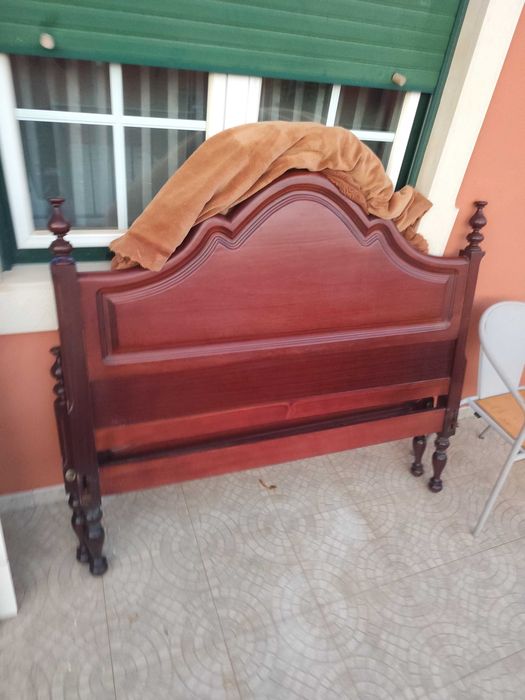 Vendo Cama antiga
