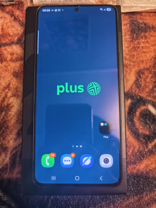 Samsung Galaxy s21 5G, czarny, 8/128 GB (z oryginalną ładowarką, kablem, pudełkiem i 4 etui).