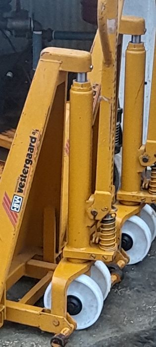 Porta paletes tesoura