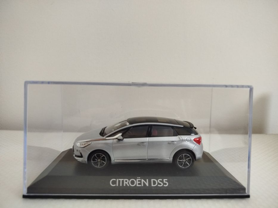 Miniatura Citroen DS5 Nova 1/43