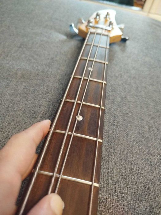 Бас гітара Yamaha