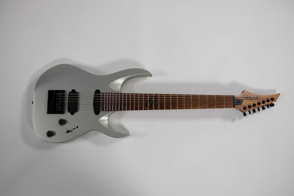 Guitarra de 7 cordas Solar AB1.7S excelente estado.