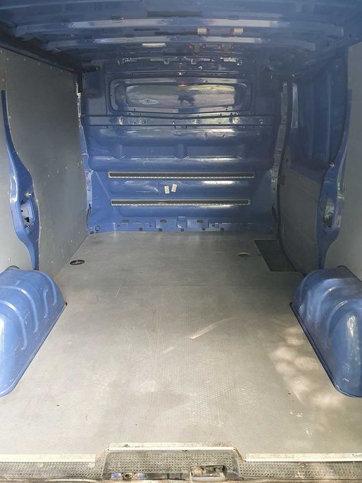 Wynajem busa wypożyczanie aut dostawczych wypożyczalnia busów