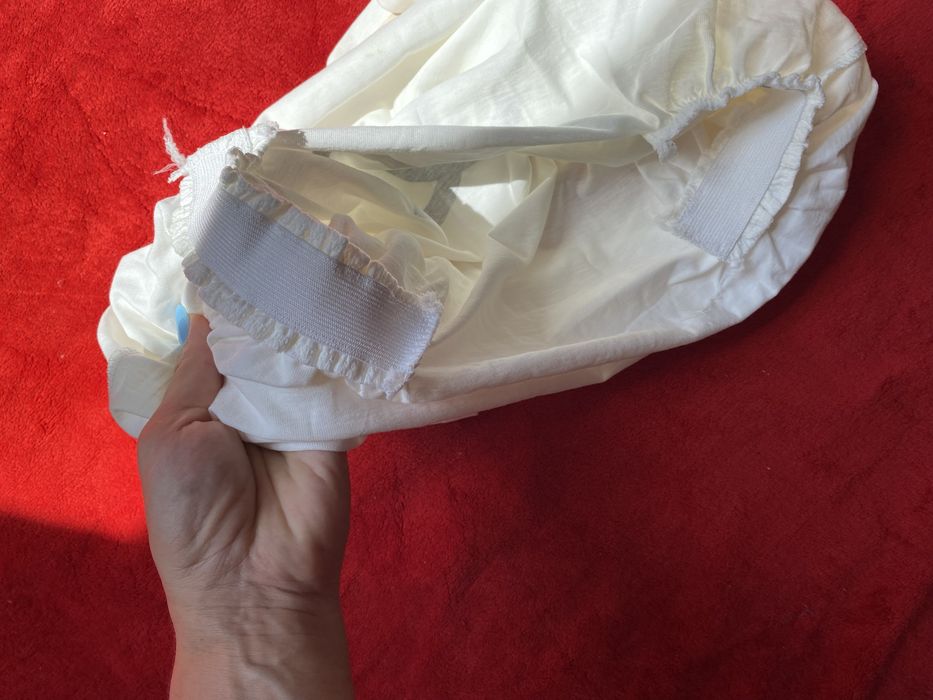 Коротенька сукенька на дівчинку.