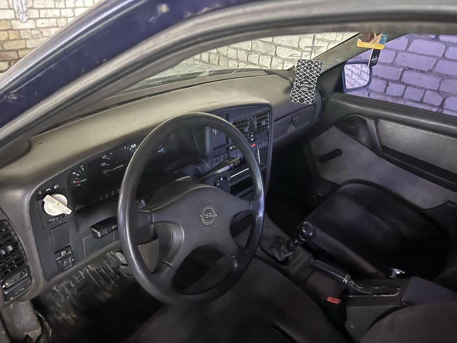 Продам опель омега 2.0