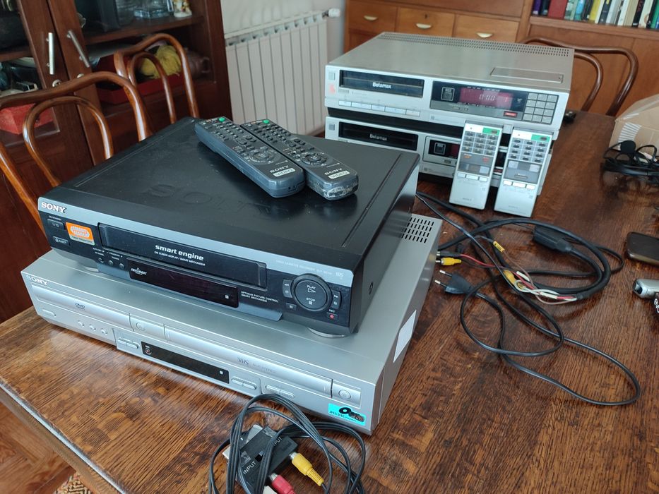 Video VHS e  video combo VHS -DVD