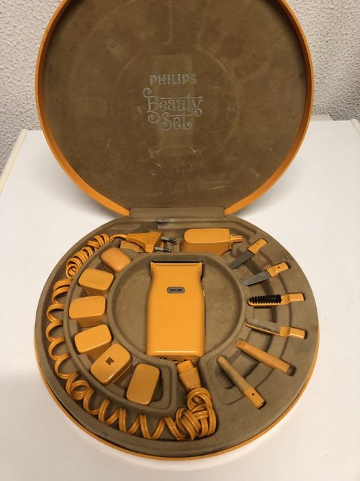 Estojo maquina de depilação e assecorios antiga PHILIPS , em estojo.