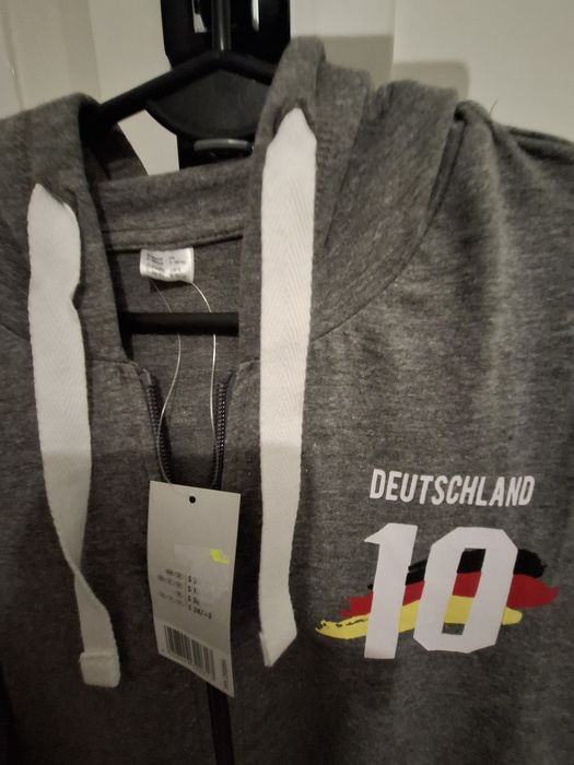 Bluza z kapturem Esmara z napisem Deutschland 36/38