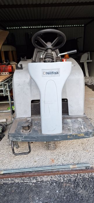 Profesjonalna zamiatarka Nilfisk SR1101B