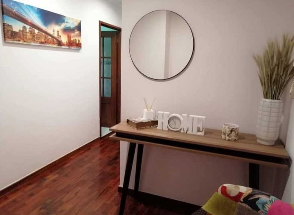 Quarto junto à estação de comboios de Águas Santas