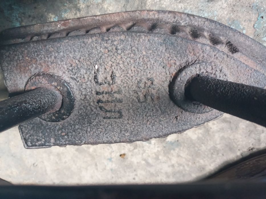 Старые литые утюги.(зил).