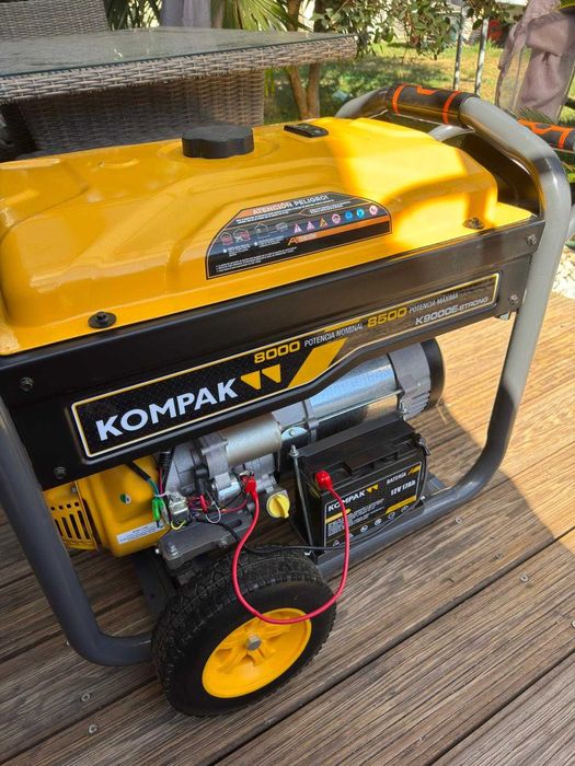 Gerador a Gasolina 8.5kW Kompak K9000E Strong AVR – Como Novo