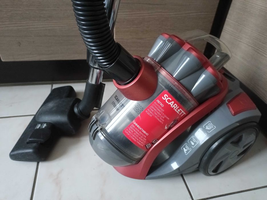 Пылесос циклонный без мешка SCARLETT SC-VC80C02 исправный
