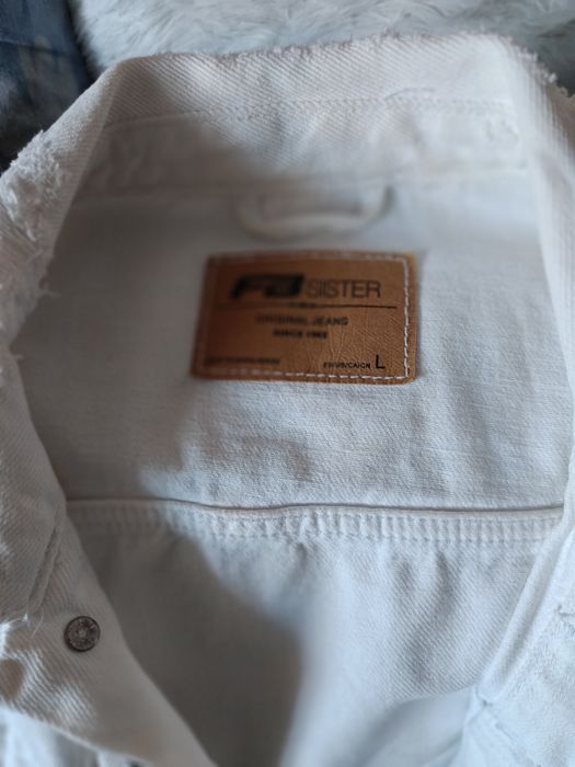 Kurtka Jeansowa z przetarciami FB Sister L