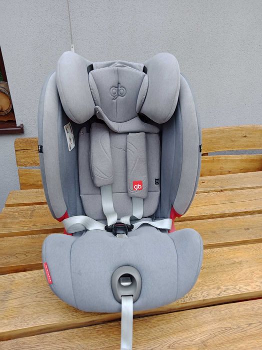 Fotelik do samochodu