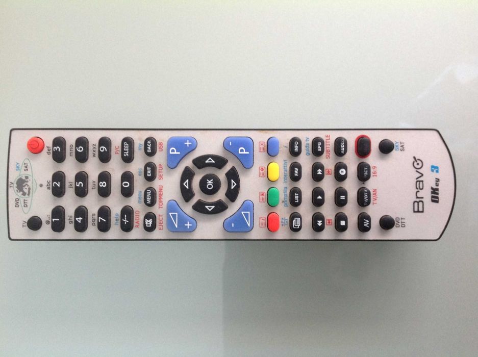 Comando Universal Bravo Okey 3 - Como novo (portes incluídos)64751163957378120