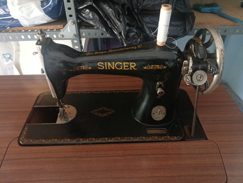 Máquina de Costura Singer